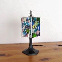 モザイクミックス・幾何学模様のステンドグラスランプ（テーブルランプ）ガラス照明・Mサイズ 2枚目の画像