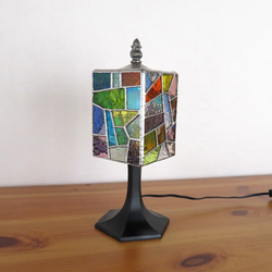 モザイクミックス・幾何学模様のステンドグラスランプ（テーブルランプ）ガラス照明・Mサイズ 6枚目の画像