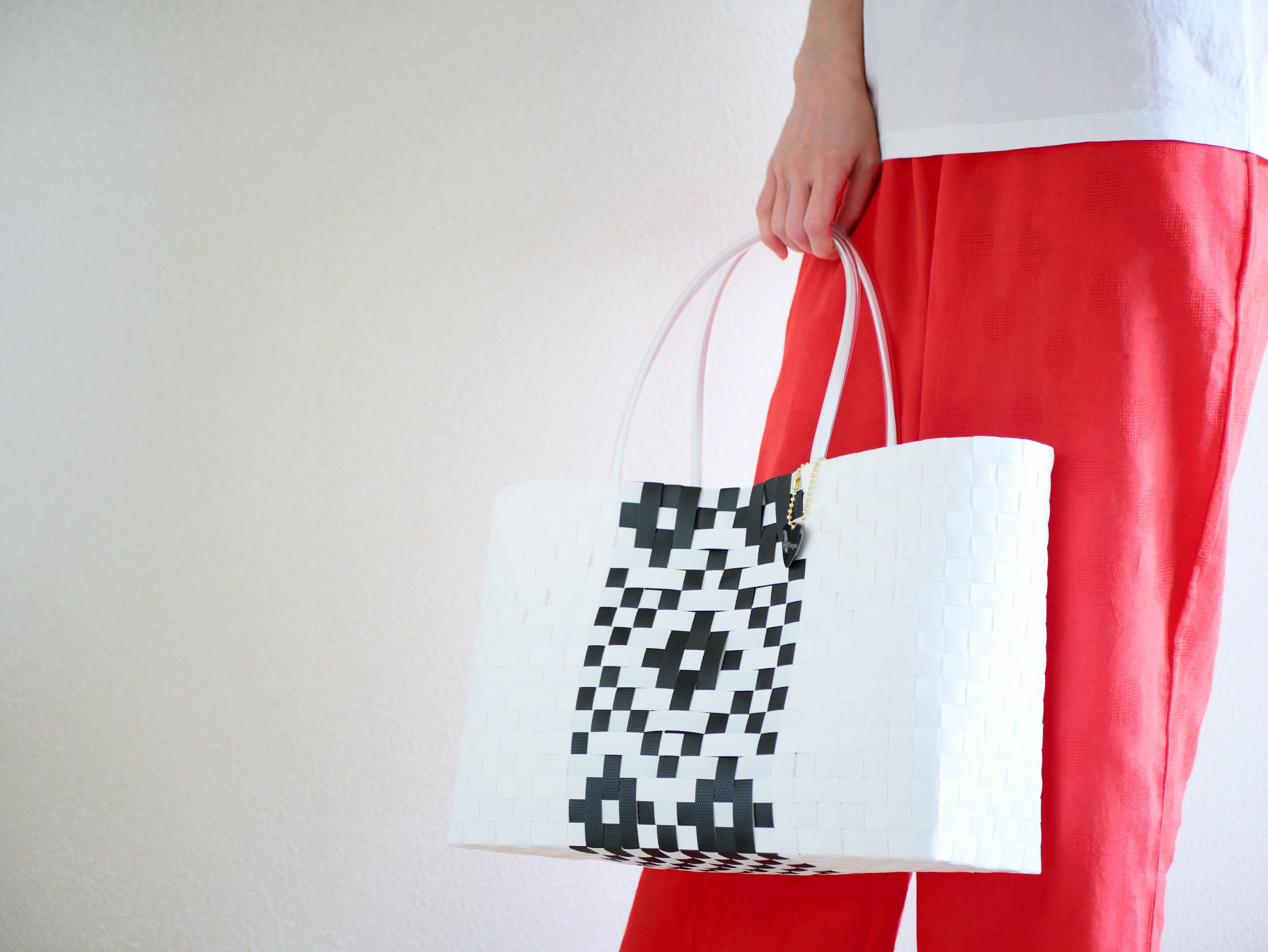 オルテガ柄LL　2WAYプラカゴバッグ　B4サイズ　トートバッグ　白　大容量　自立　軽量　軽い　洗える　マルシェバッグ 9,438円