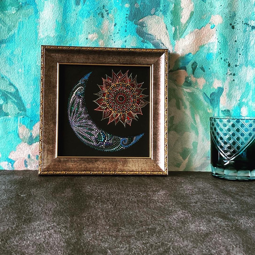 点描画曼荼羅 「上弦の月と、見守る太陽」 その他アート ao✱makana
