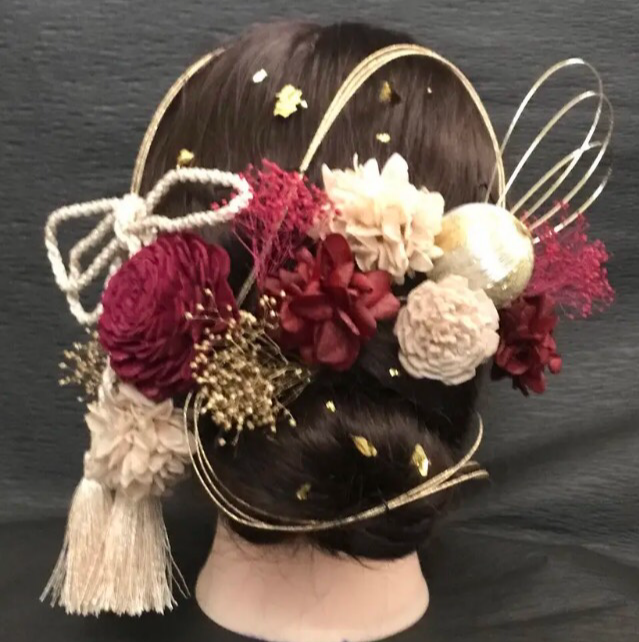 【成人式 前撮り】和装 結婚式  卒業式　髪飾り　紫陽花　ワインレッド　袴　振袖　金箔シート付き　水引アレンジ　ヘア飾り