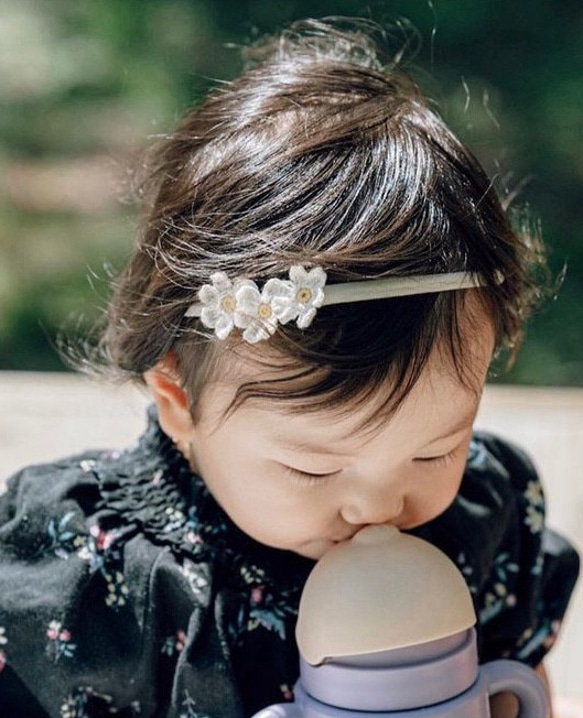 \thanks♡250!!/ 3つのお花のベビーヘアバンド【デイジー】新生児 赤ちゃん 髪飾り カチューシャ ヘアアクセ 11枚目の画像