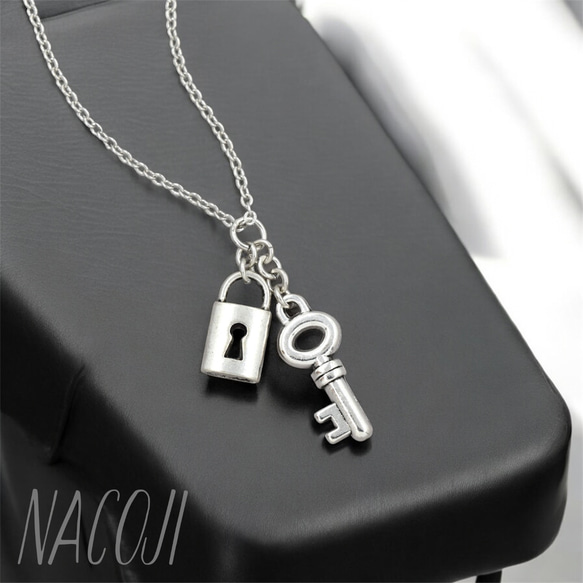 錠前のネックレス 鍵＆南京錠 ネックレス・ペンダント Nacoji