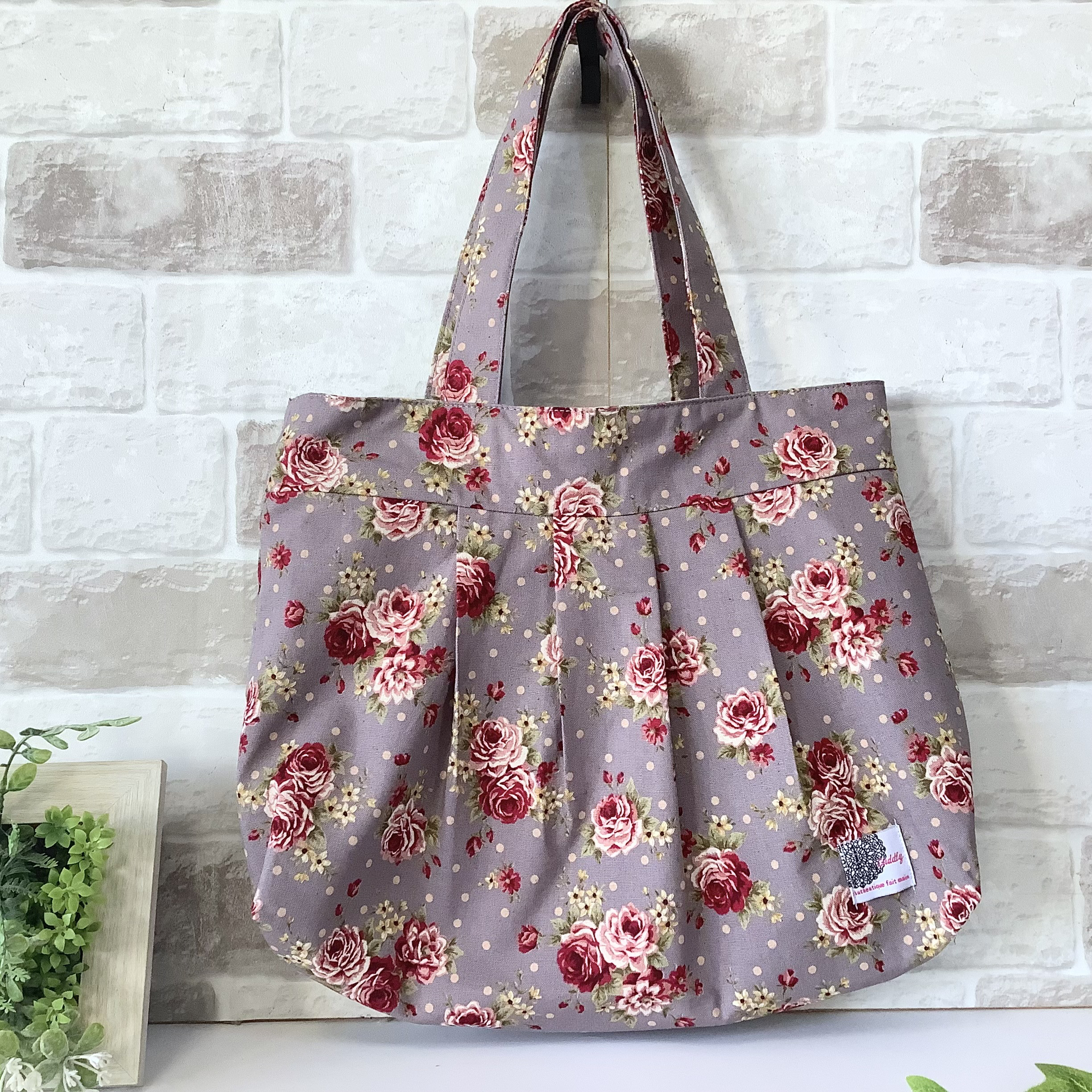 【ファスナー付きMサイズ】ドットとローズ グラニーバッグ グレー ＜通勤バッグにオススメサイズ！＞