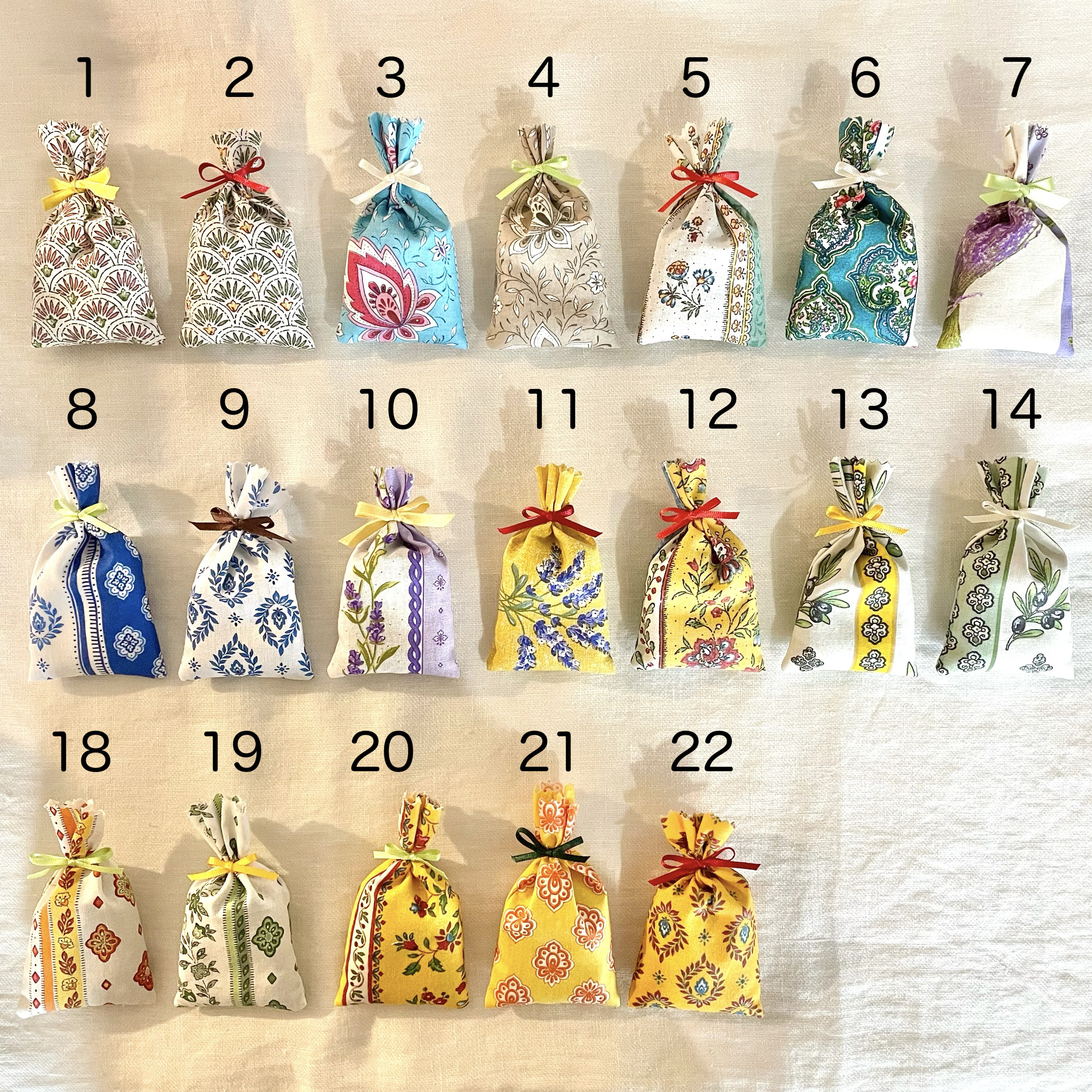 2408-24 手のひら巾着サシェ 香り袋 ミニフラワー SOLD→ご注文OK Amazon.co.jp: 巾着袋中華風サシェバッグ 4個 刺繍フラワーポーチ 巾着