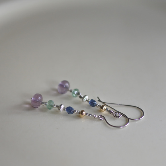 カレンシルバー　フローライト　グリーンカイヤナイト　ヴィンテージビーズのピアス（Silver925）orイヤリング 4枚目の画像