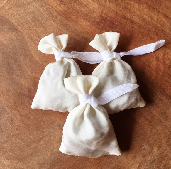 『月桃のサシェ3個セット』＊　衣類のお守り　オーガニック防虫剤・香り袋　プレゼント・贈り物 2枚目の画像