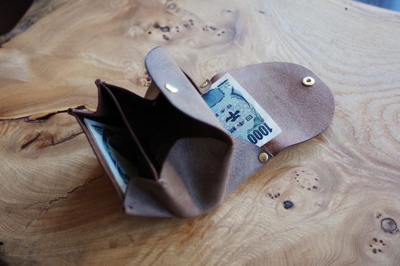 【選べるレザーとステッチ】イタリアンレザーのミニ財布 paffuto / パフート 6枚目の画像
