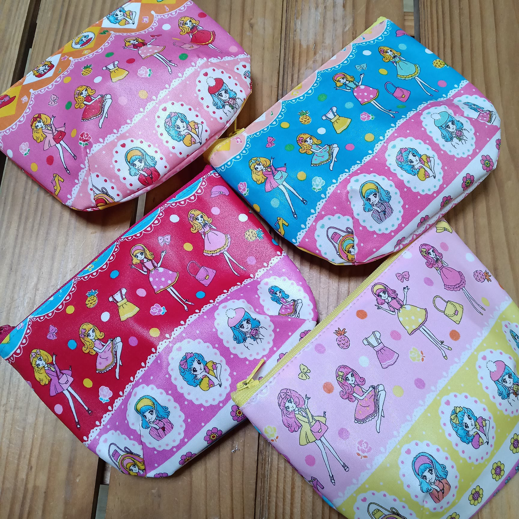 葉日月 昭和レトロパッチワークポーチ キャラクター色々 お花の 2点 08a8fb3f41e950e8e5cf71eb0ad300