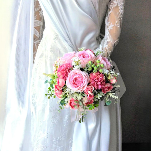 ピンクバラ と ピンポンマム の ウェディングブーケ ns936 アーティ