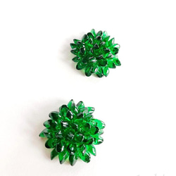 【bob's popular】揺れる emerald green Dahlia pierce/earring＊large 2枚目の画像