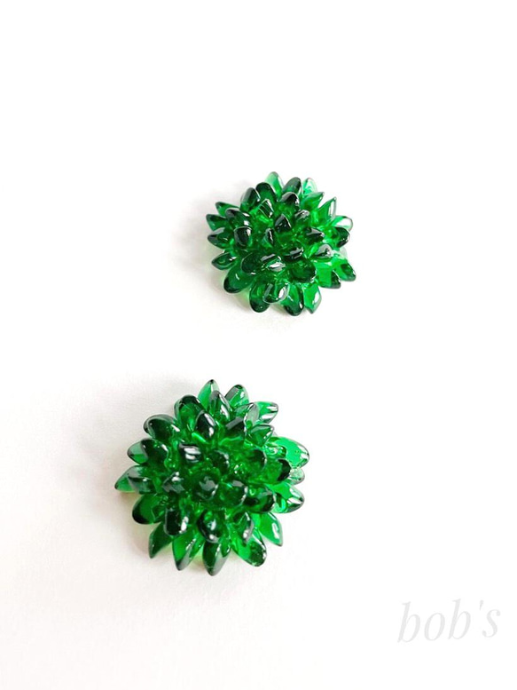 【bob's popular】揺れる emerald green Dahlia pierce/earring＊large 2枚目の画像