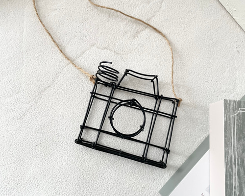 カードが入れやすい加工済み＊立体カメラモチーフのみ ワイヤー