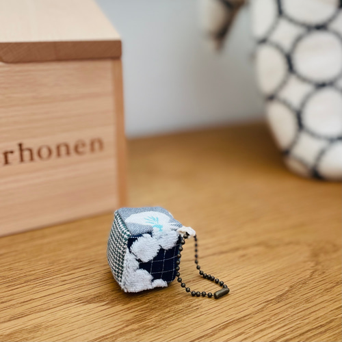 ☆現品限り☆⚮̈ミナペルホネン生地使用⚮̈ミニサイコロバッグチャーム