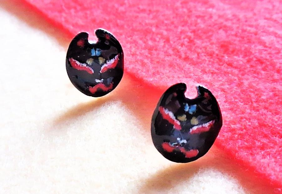 手描黒狐ノ面ピアス　スタッド