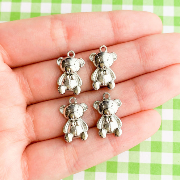 4つ》クマのチャーム 10×17mm シルバー チャーム by A 通販 12646578