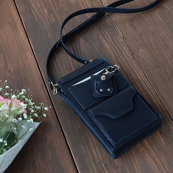 《特集掲載》黒猫スマホウォレット【縦型ポシェット・肩紐長さ調整可・ハンド紐別売】ねこ好きさんに！※袋ラッピング無料 8枚目の画像