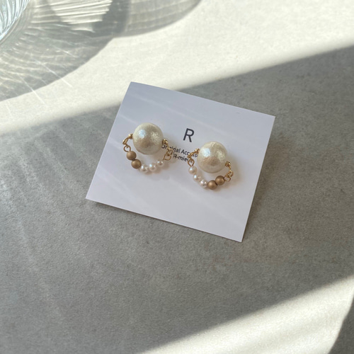 一粒コットンパールと淡水パール 異素材ミックスピアス/イヤリング