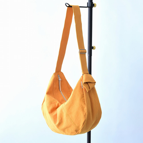 HALF MOON SHOULDER M ／ ハーフムーンショルダーM ショルダー