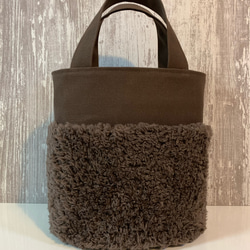 プードルファーと帆布の丸底トートバッグ＊バケツ型＊チョコレート