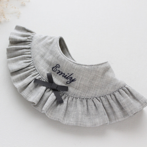 フリルスタイ ୨୧ 刺繍 お名前 ୨୧ リボン グレー スタイ