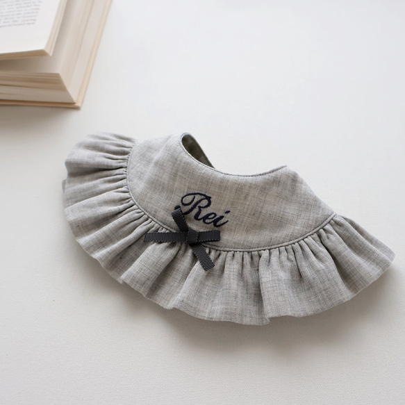 2429 ハンドメイドスタイ　名入れスタイ　くま耳　フリル　お名前刺繍 2429 ハンドメイドスタイ 名入れスタイ くま耳 フリル お名前刺繍