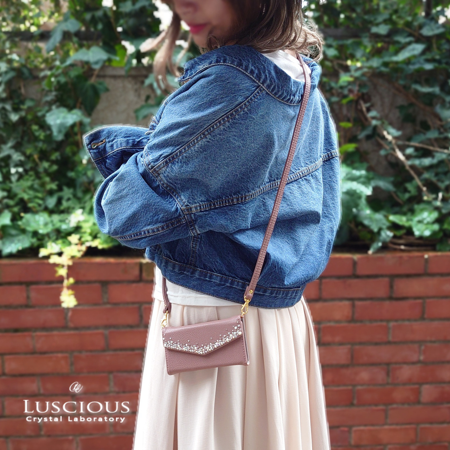 ほぼ全機種対応！スワロフスキーラインストーンデコレーション三つ折り手帳型スマホケース【ピンク】スマホショルダーストラップ