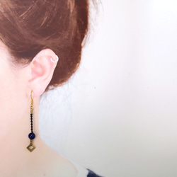 天然石一粒ーシンプル真鍮とラピスラズリマクラメピアスmacp079軽やかに揺れるアレルギーフリーのアクセサリー 6枚目の画像