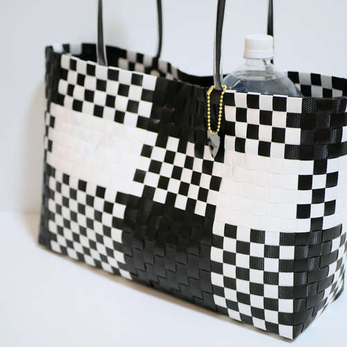 ♡２回のみ使用♡WOVEN チェック柄 かごバッグ チェック柄ブラック×ホワイト LL B4サイズ 2WAYプラカゴバッグ