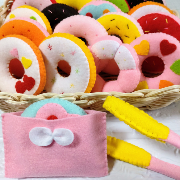 〖白い桜〗フェルトドーナツ ハンドメイド おままごと 白い桜様 専用〗フェルトドーナツ ハンドメイド おままごと