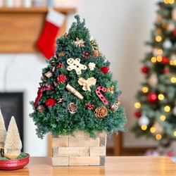 《毎年飾れる》飾りいっぱいの森の物語☆トナカイ走る木の実たっぷりクリスマスツリー／ブラウン花器 4枚目の画像