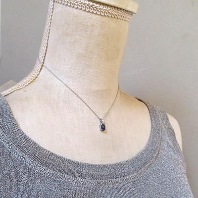 現品限り サファイア 1.1ct ネックレス ９月 誕生石 天然石 ペンダント スワロフスキー gn194｜詳細画像