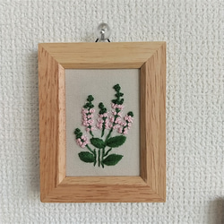 ミニ刺繡フレーム　ハーブの花三種　３点セット 2枚目の画像