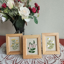 ミニ刺繡フレーム　ハーブの花三種　３点セット 1枚目の画像