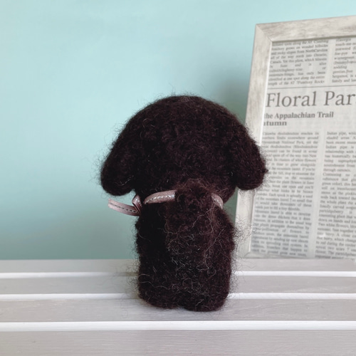 羊毛フェルトの ちょこっとおすわり黒のトイプードル 犬