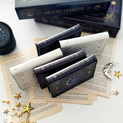 小さな魔法の本のような名刺入れ 月の満ち欠け・12星座 / 星 宇宙