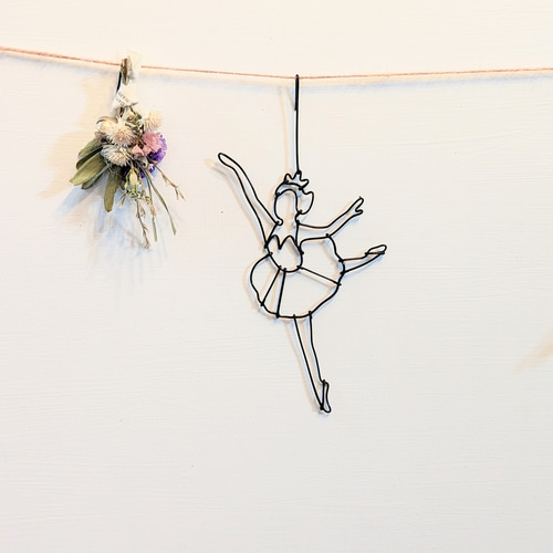 ワイヤーアート「ダンス」