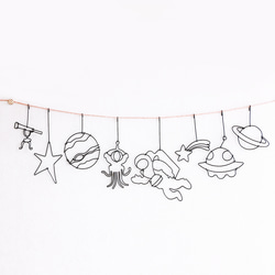 ワイヤーガーランド 宇宙飛行士 その他アート Belle noir 通販｜Creema  