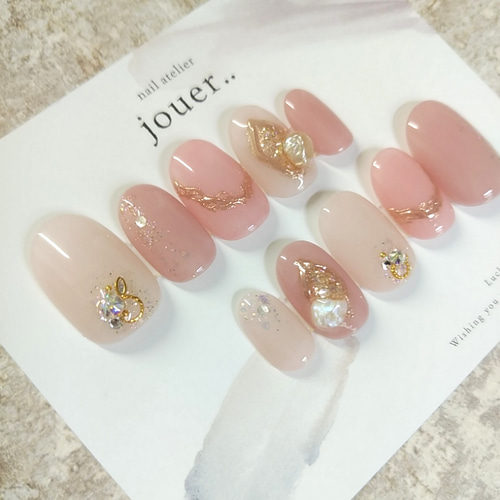 7】 アクセサリーみたいなパールビジュー♡3色ピンクの可愛いネイル 