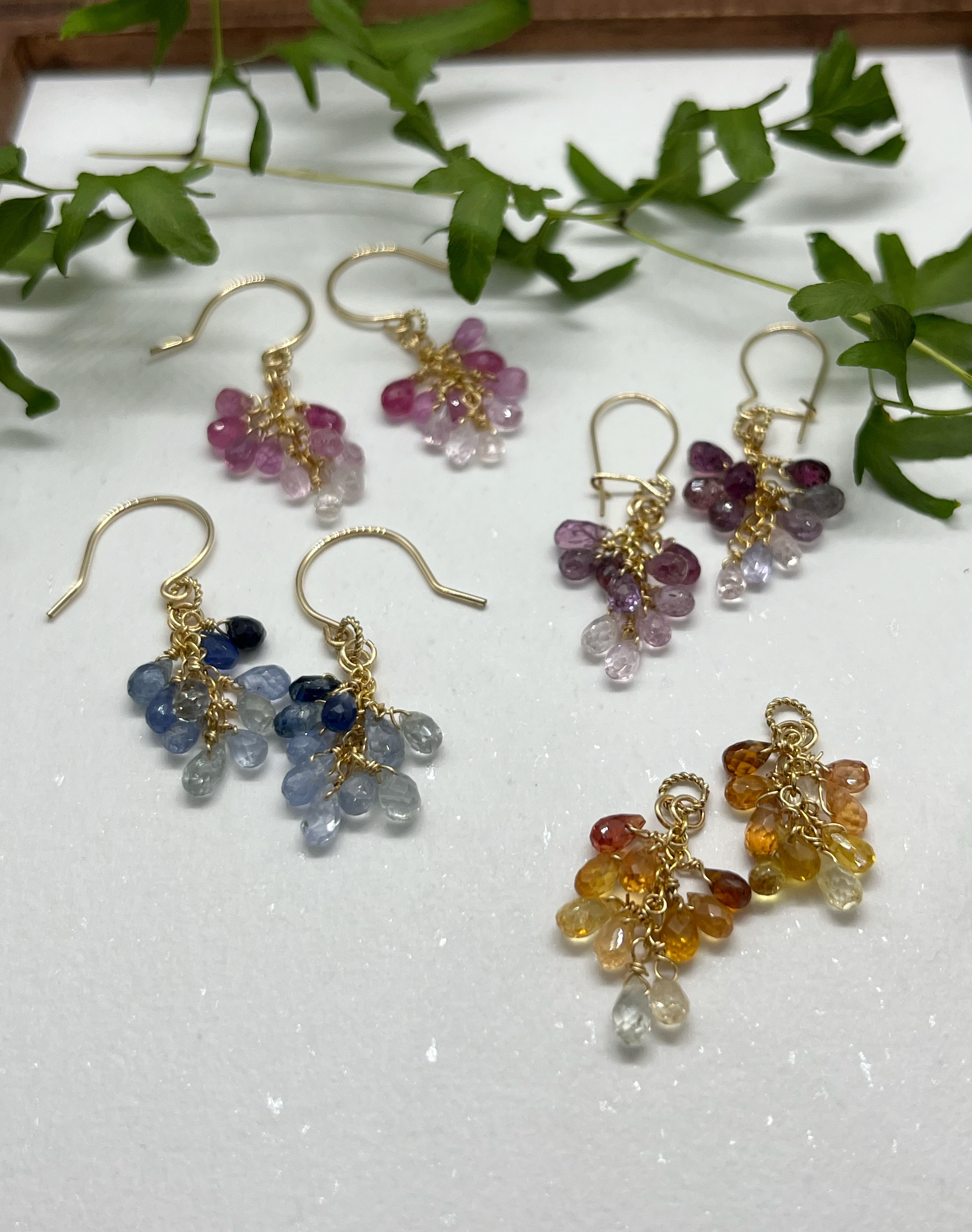 小粒サファイアのグラデピアス　～orange〜