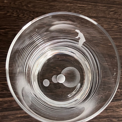 【ゴルフ好きさんに】ゴルフのグラス　/ ゴルファー　日の丸　満月　立体的なボールがガラスの底に 4枚目の画像