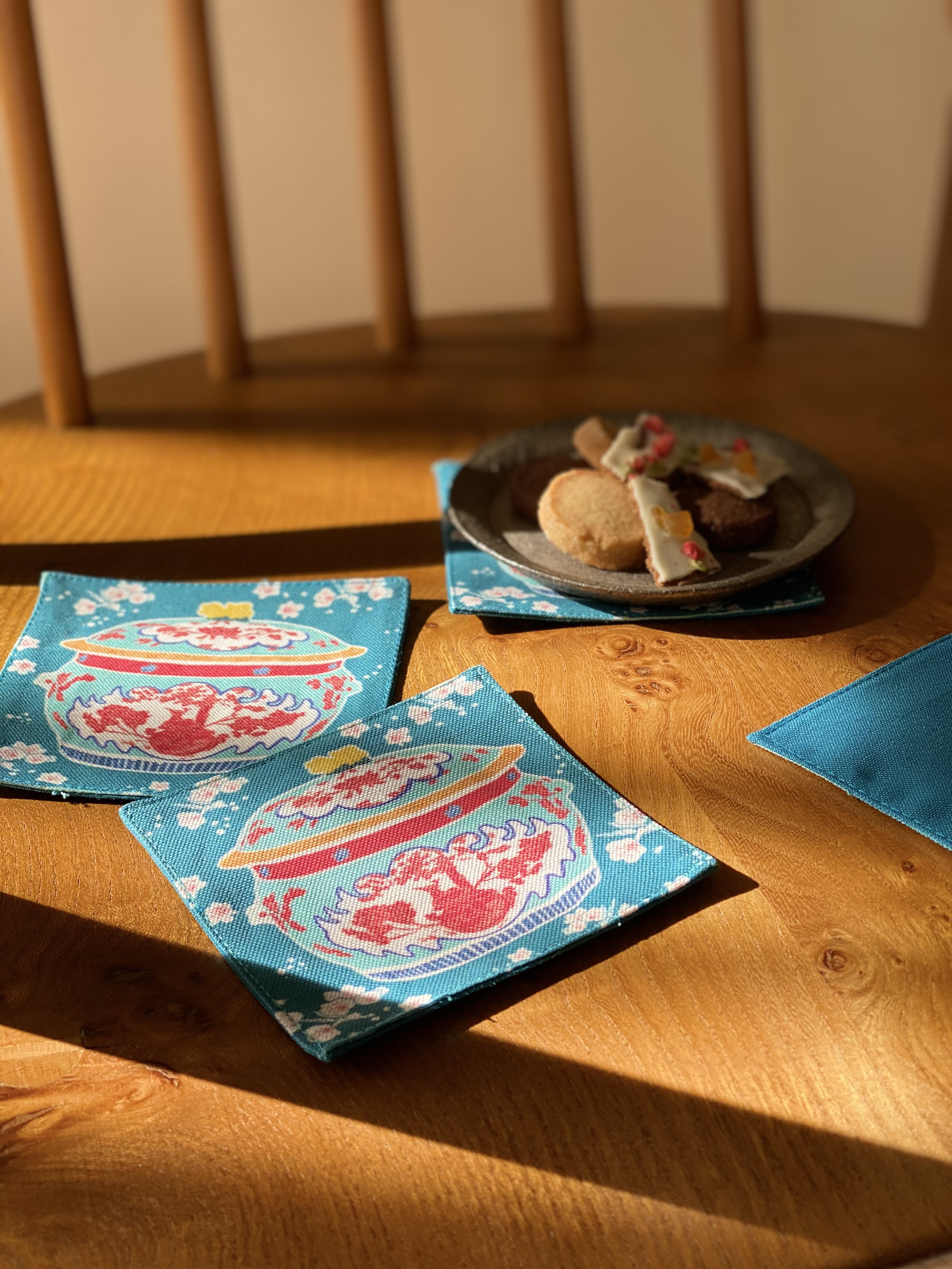 プラナカン陶器　カムチェン シンガポールのコースター プラナカン食器（カムチェン