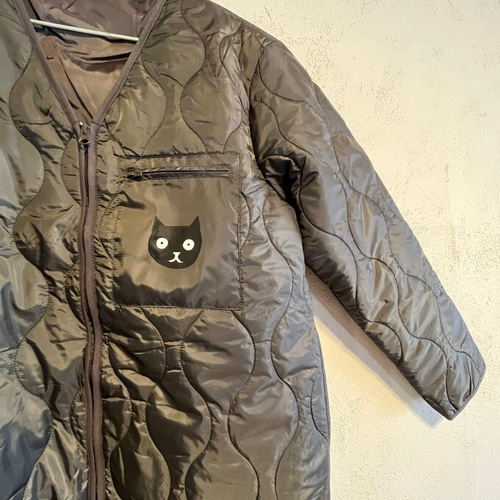 ネコ柄 中綿 撥水 キルティングジャケット 男女兼用サイズ ジャケット