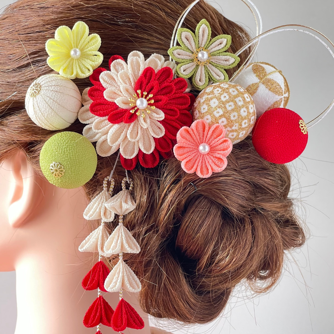 つまみ細工　髪飾り　成人式　結婚式　七五三　７５３　卒業式　振袖　和装　着物　金箔　水引　かすみ草　ヘア飾り　赤　緑　白