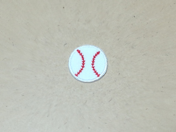 縁取り刺繍野球ボールワッペン/白×赤 1枚目の画像