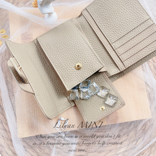 大人気デザイン 本革 牛革 グレージュ 最高級トゴレザー 三つ折り