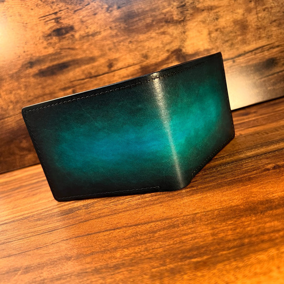 革の手染め- 二つ折り財布 / グリーン（緑+青） 4枚目の画像