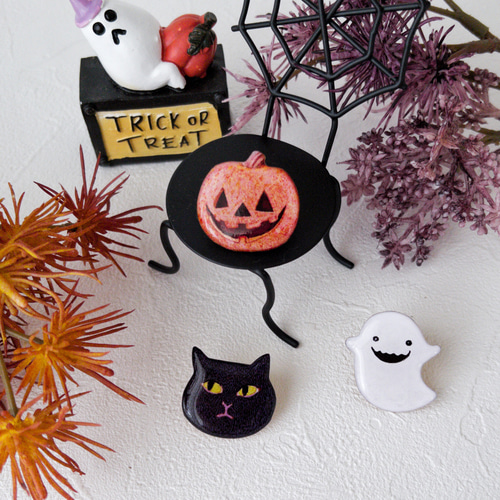 ブローチハロウィン黒猫レジン