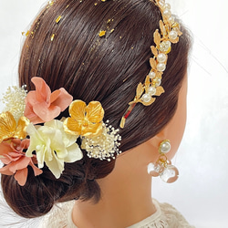 成人式髪飾り　ホワイトゴールドピンクミックス　カチューシャとお花の髪飾り　成人式　卒業式　結婚式　和装からドレスまで 2枚目の画像