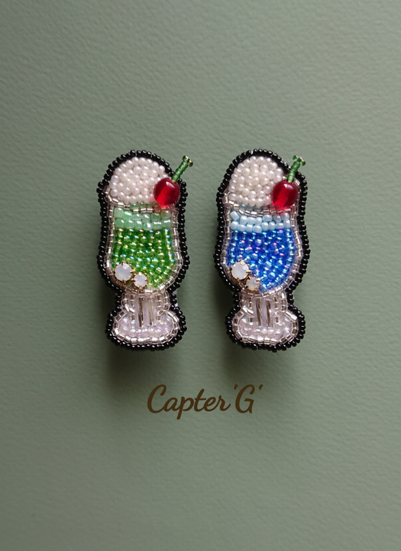 クリームソーダのブローチ】ハンドメイド ビーズ刺繍 夏 爽やか